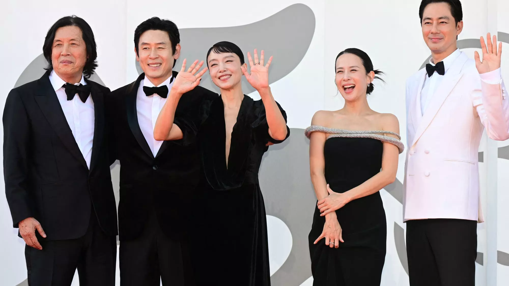 Lee Chang-dong's 'Possible Love' Premieres to Acclaim at Venice Film Festival