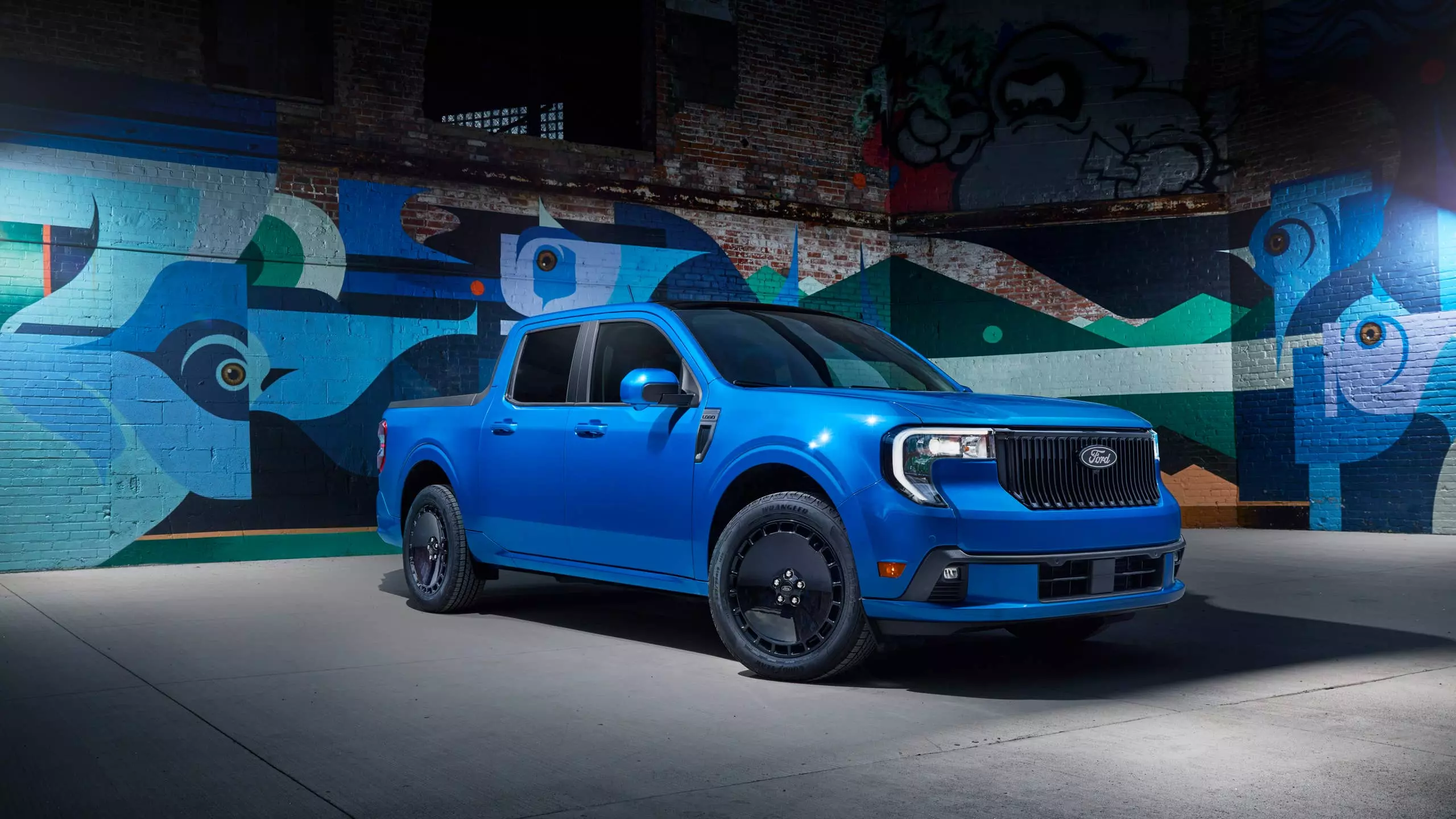 Ford Maverick's Dominance Over Hyundai Santa Cruz