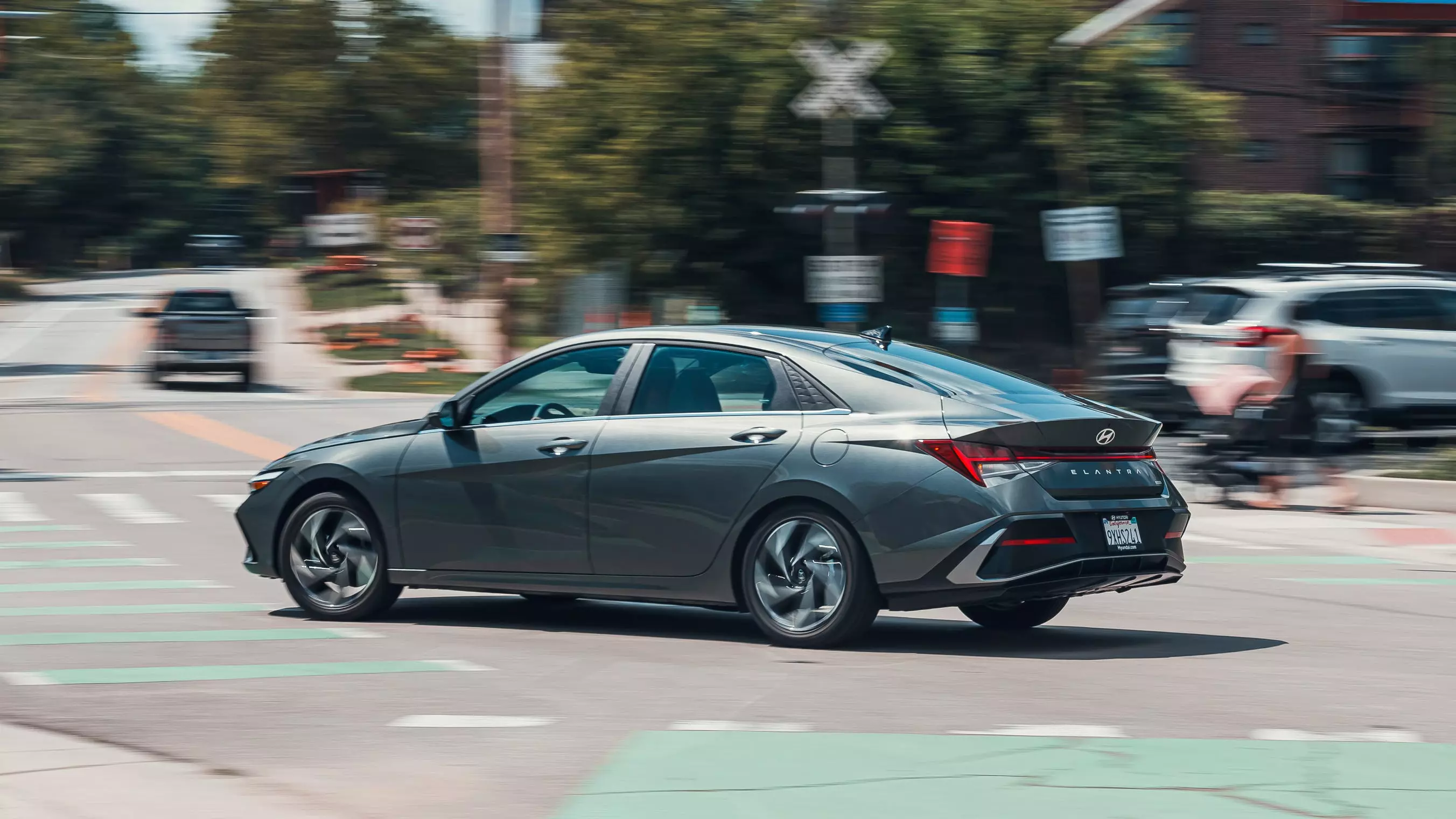 2026 Hyundai Elantra Hybrid: A Compromise in Performance
