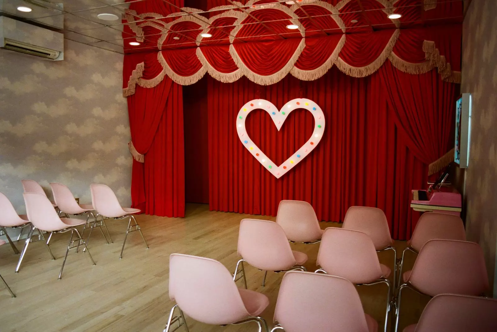 Sure Thing Chapel: A Quirky New York City Wedding Experience