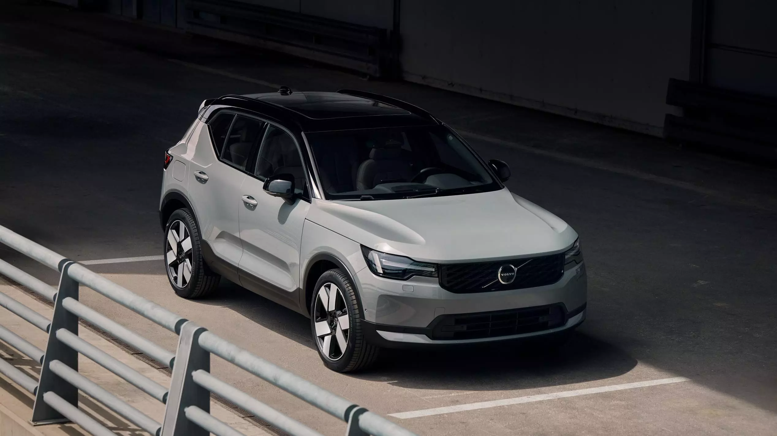 Unveiling the Refreshed 2028 Volvo XC40: A Design and Performance Evolution