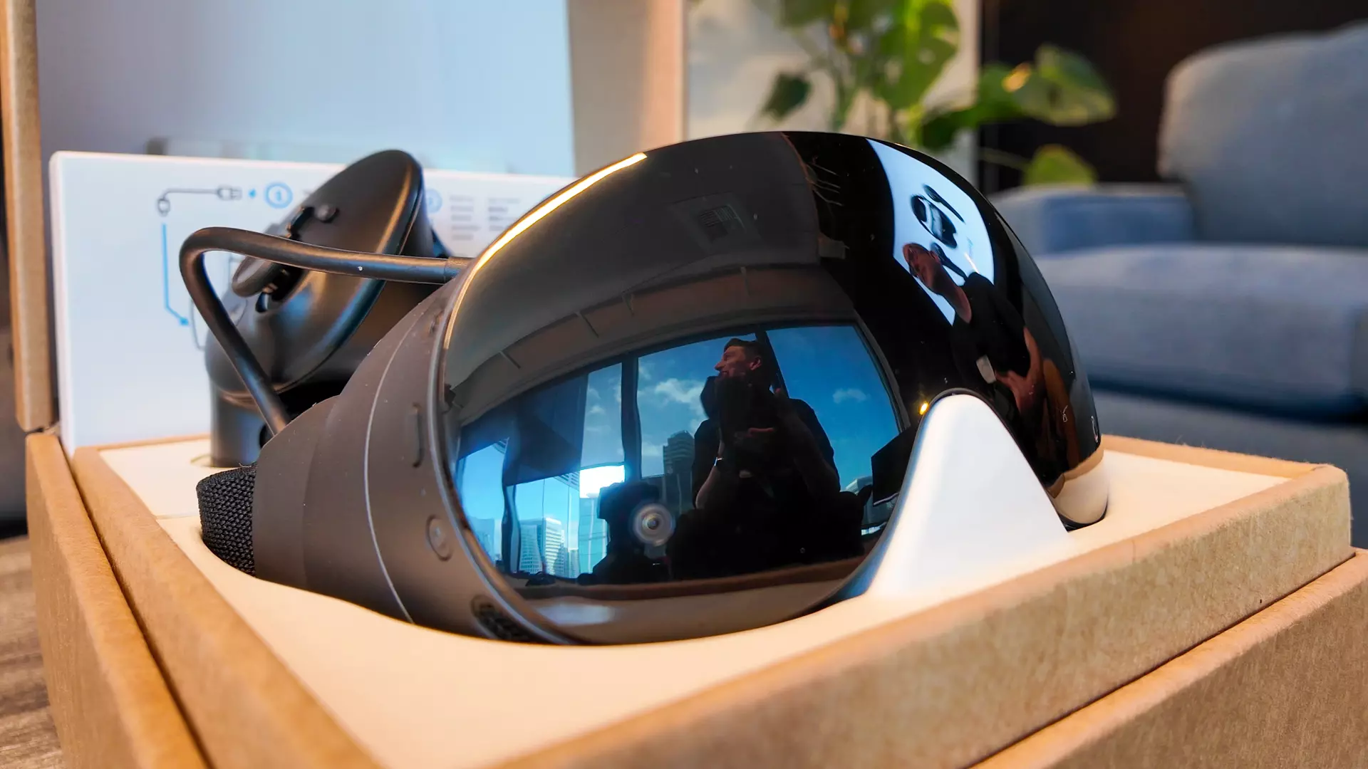 VR Headset Shipments Decline Amidst Market Challenges, Raising Concerns for Valve's Steam Frame