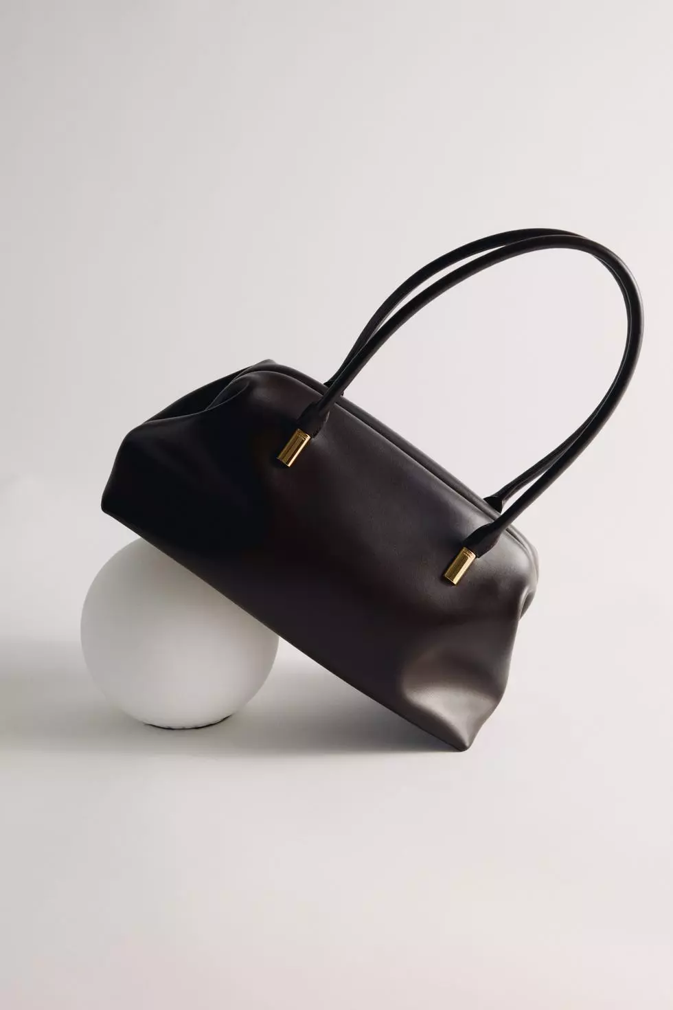 The Verafied Club Bag: A Timeless Accessory for Every Occasion