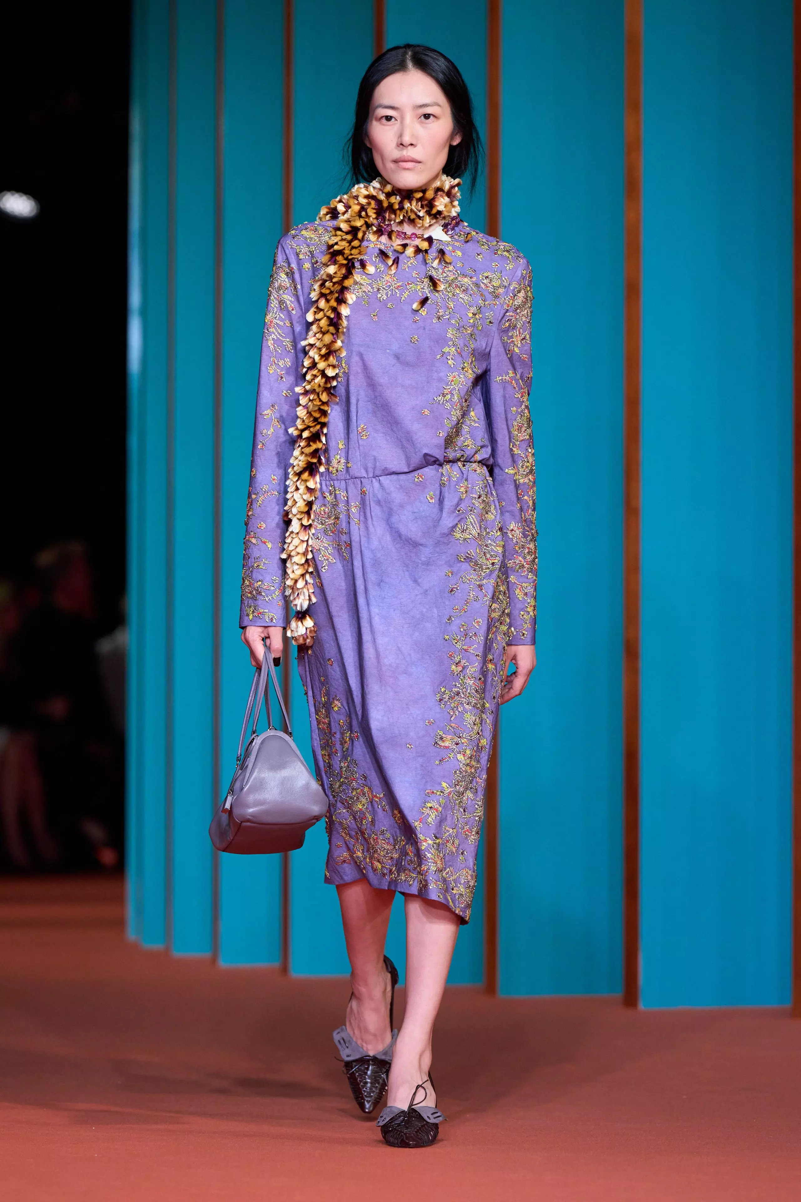 Tory Burch Spring 2027 Ready-to-Wear Collection: A Glimpse into the Future of Fashion