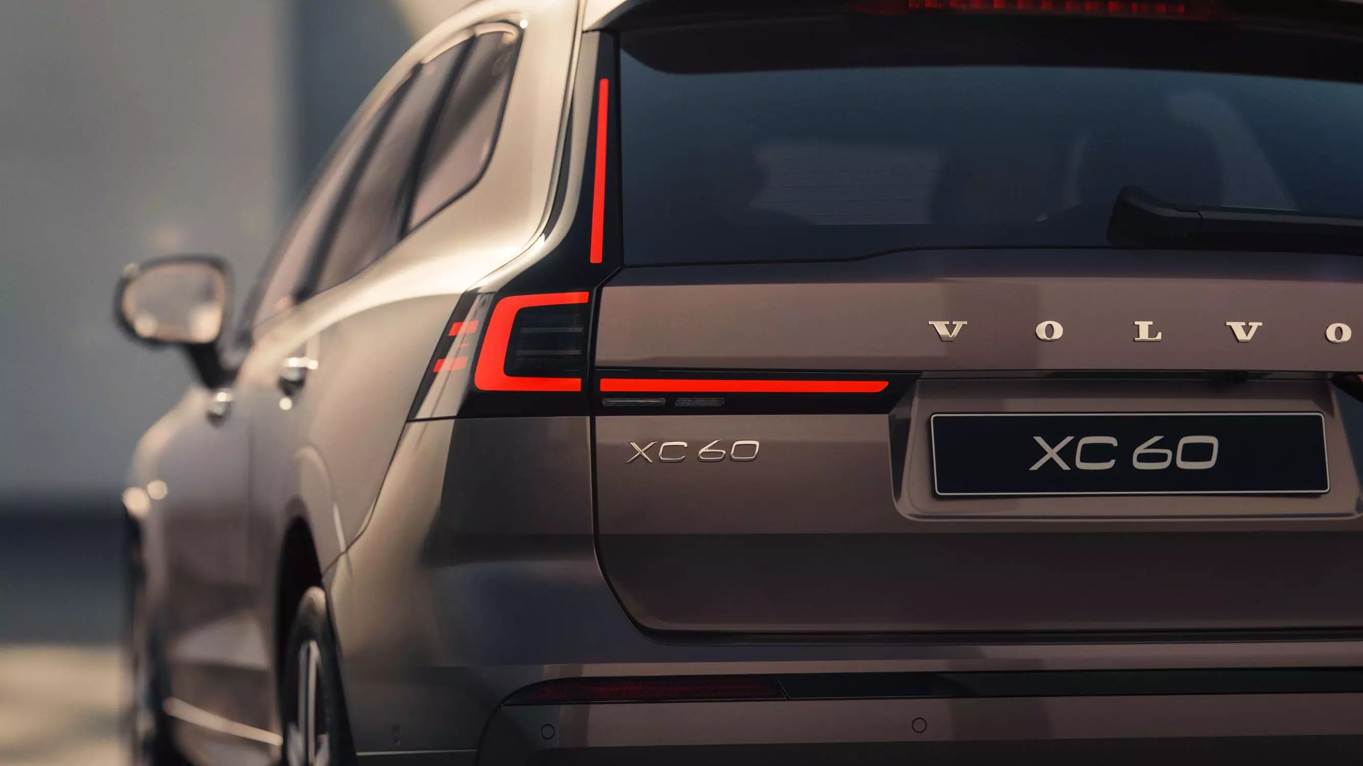 2028 Volvo XC60 Redesigned with Hybrid Powertrain
