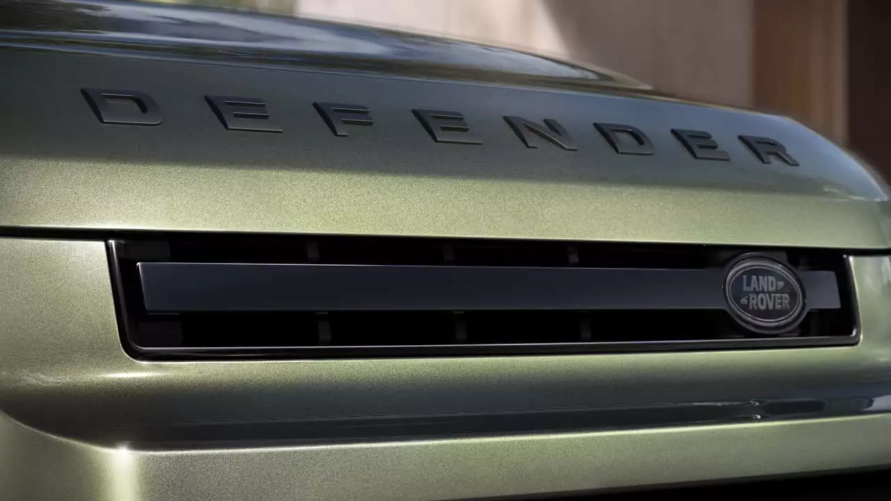 Jaguar Land Rover and Stellantis Collaborate on US-Built Defender Pickup