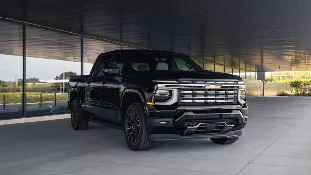 2027 Chevrolet Silverado 1500 High Country: An Advanced Luxury Pickup