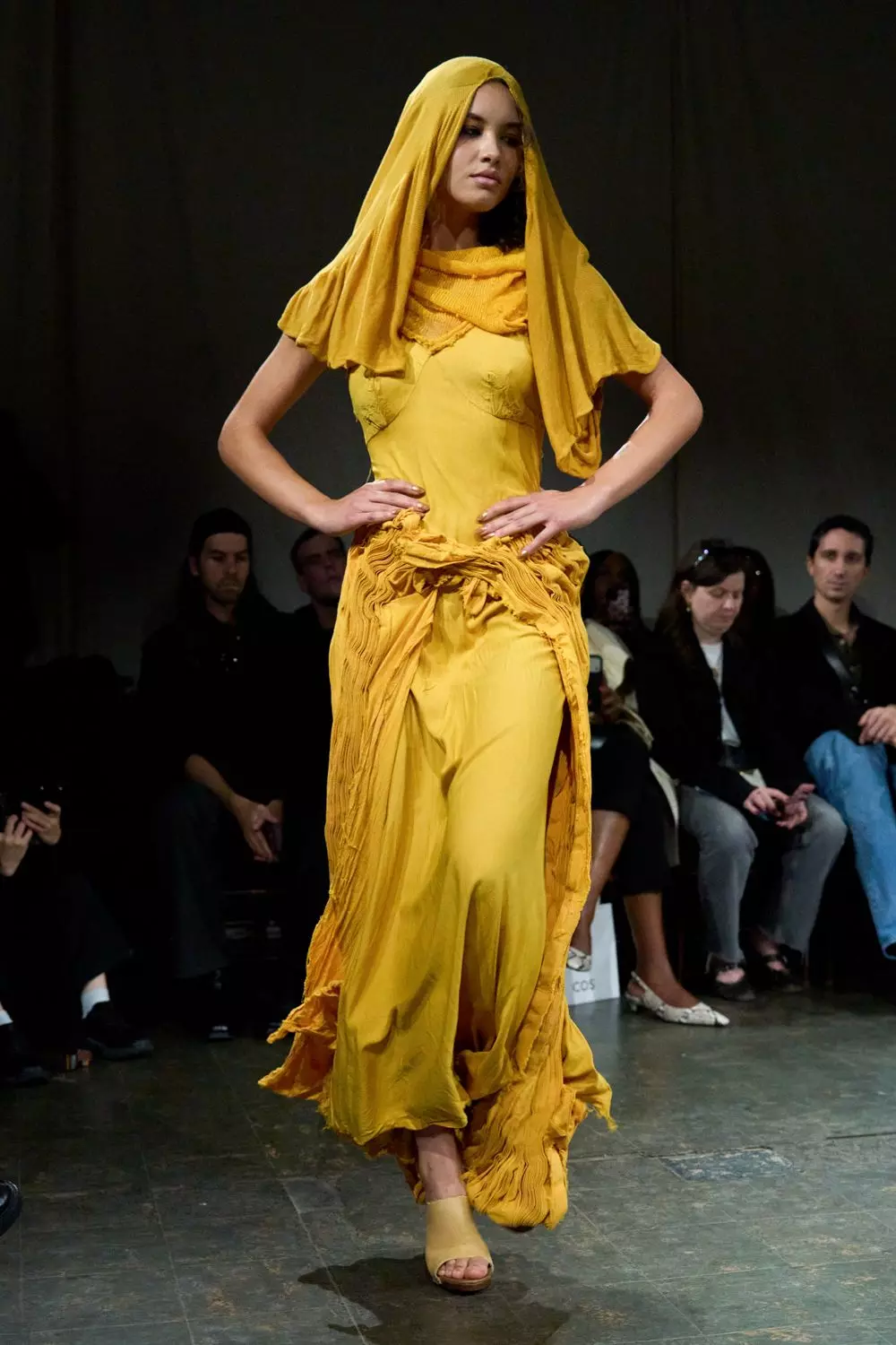 Paolo Carzana's Spring 2027 Ready-to-Wear Collection: A Glimpse into Future Fashion