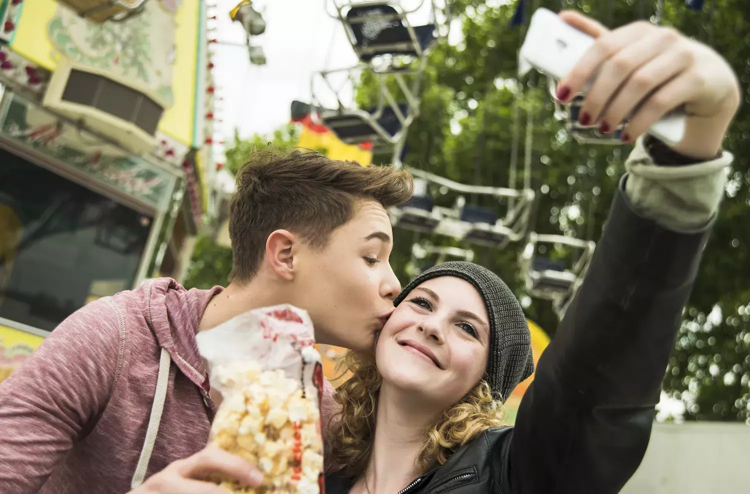 The 'Hard Launch' Phenomenon: Teenagers and Online Relationship Announcements