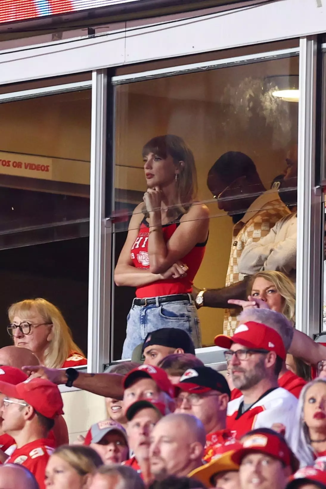Taylor Swift's Unwavering Support for Travis Kelce at Chiefs Game