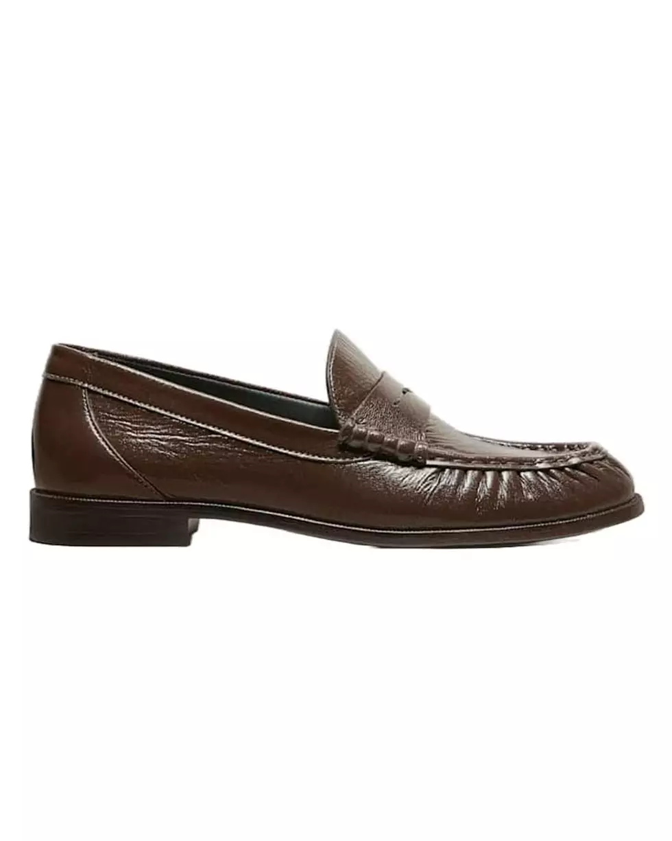 Essential Footwear for the Autumn Season: Your Guide to Fall Shoes