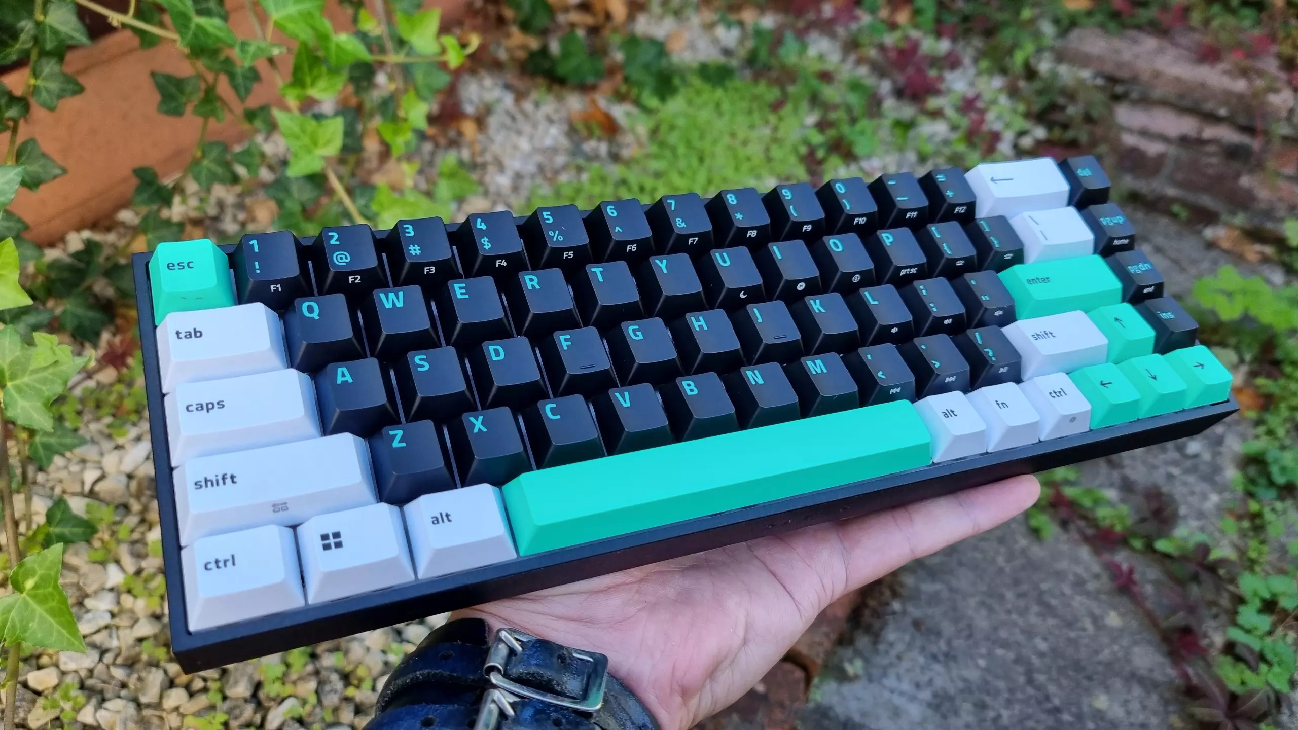 Razer Reclusa X Mini 65% Review: A Compact Keyboard That Exceeds Expectations