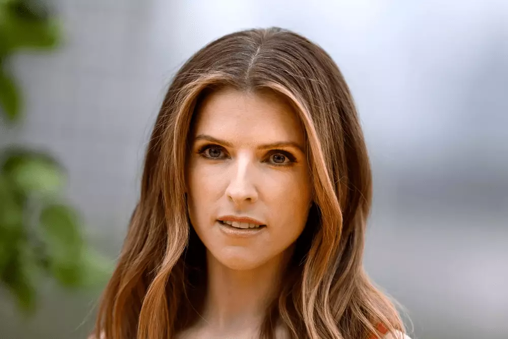 Anna Kendrick's Euphoria: Directing 'The Seven Husbands of Evelyn Hugo' and the Enduring Bonds of 'Pitch Perfect'