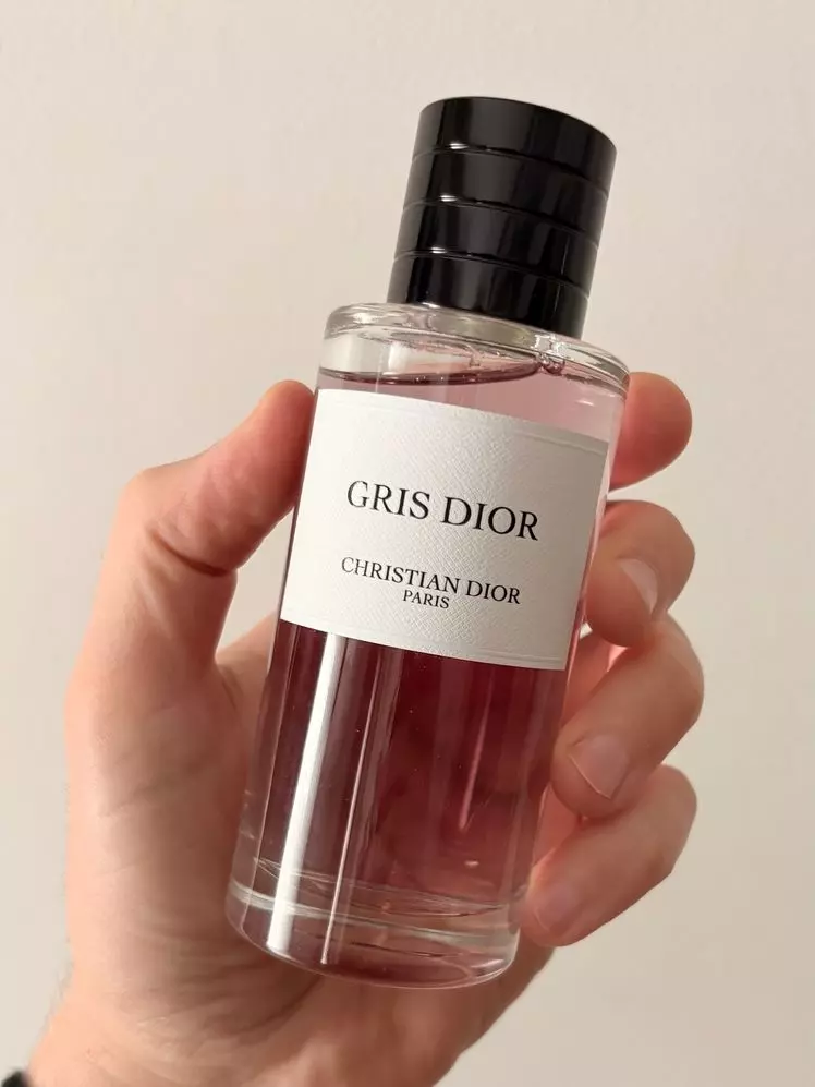 Dior's Exclusive Fragrance Collection: An Olfactory Couture Journey