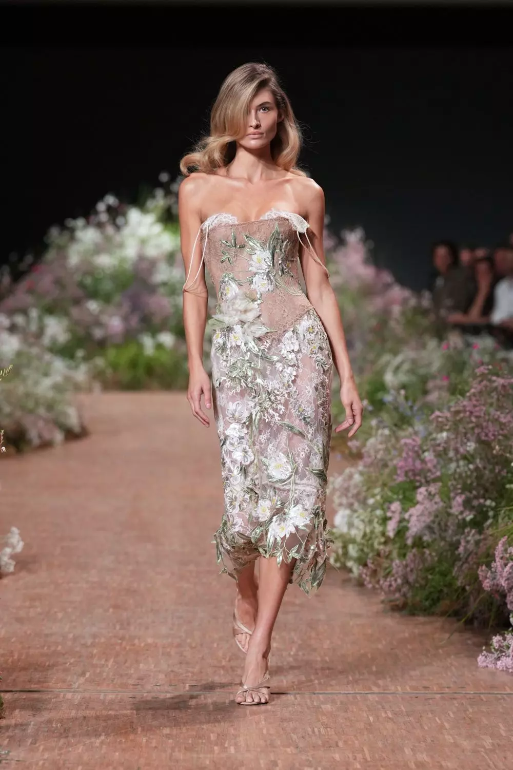 Elie Saab's Dazzling Spring 2027 Ready-to-Wear Collection Unveiled