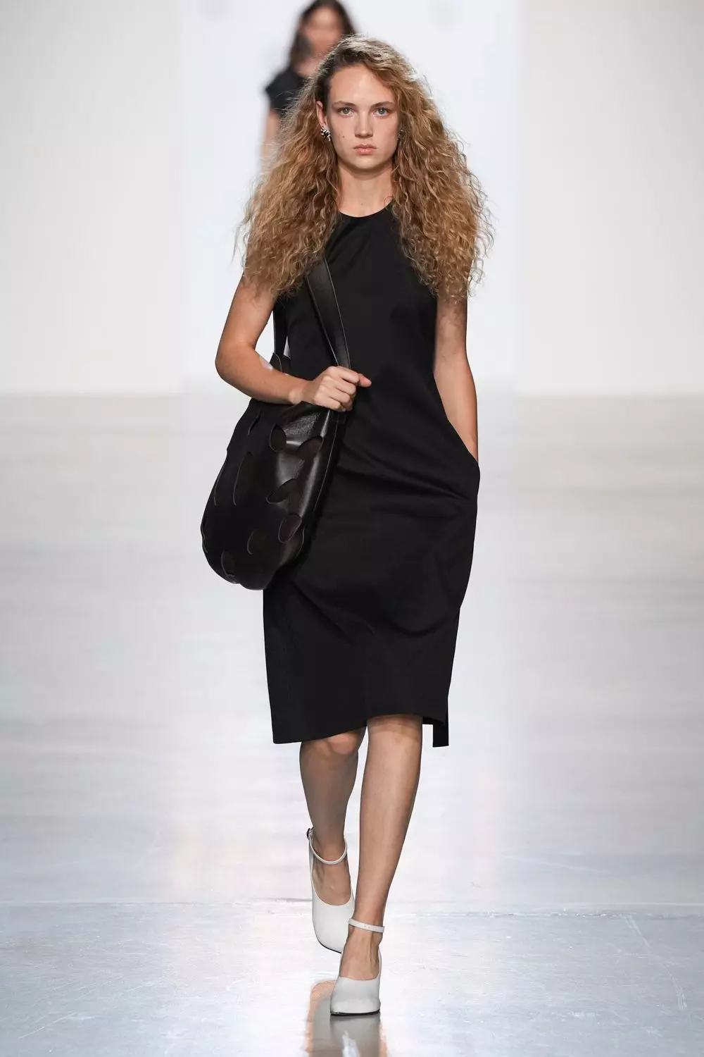 Niccolò Pasqualetti's Spring 2027 Ready-to-Wear Collection: A Vision of Modern Elegance
