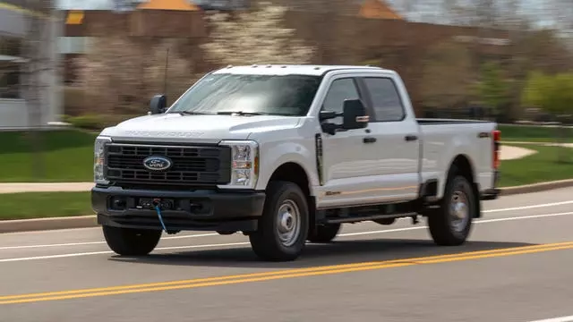 Ford Recalls Nearly 42,000 Expedition SUVs and Super Duty Trucks Over Headlight Defect