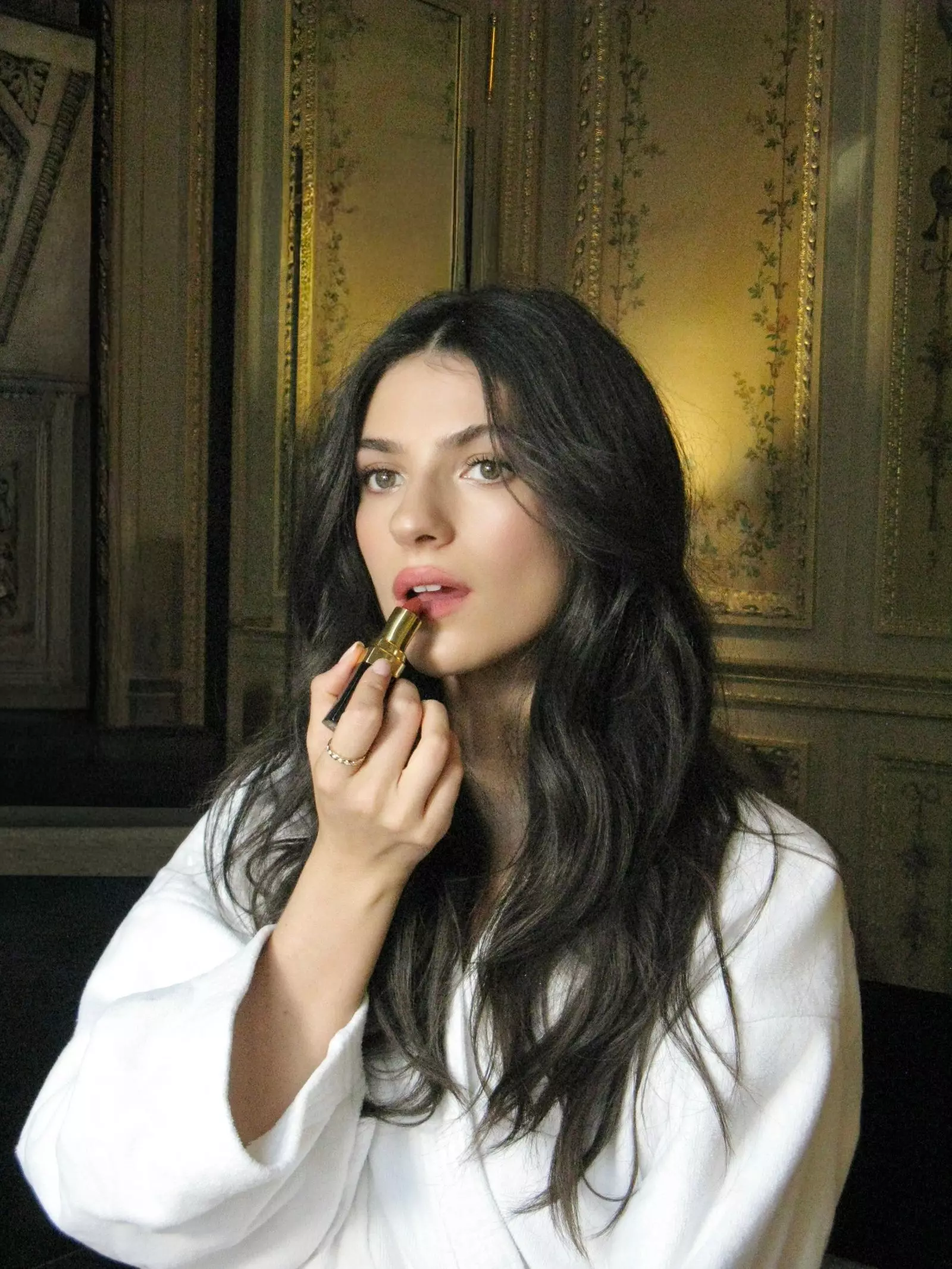 Ella Rubin's Journey to Chanel Front Row: A Beauty and Fashion Story