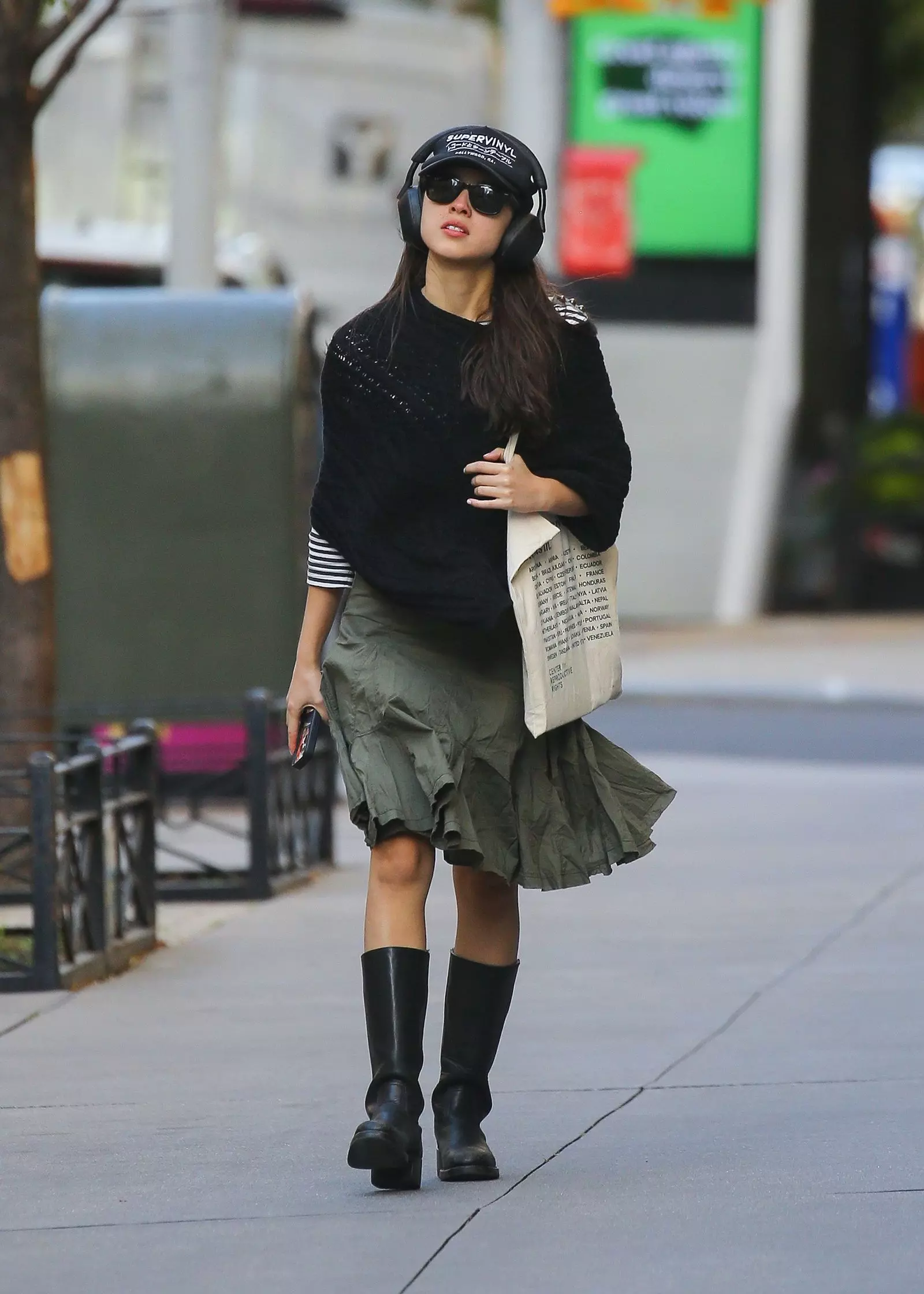 Olivia Rodrigo's Distinctive Autumn Style in New York City