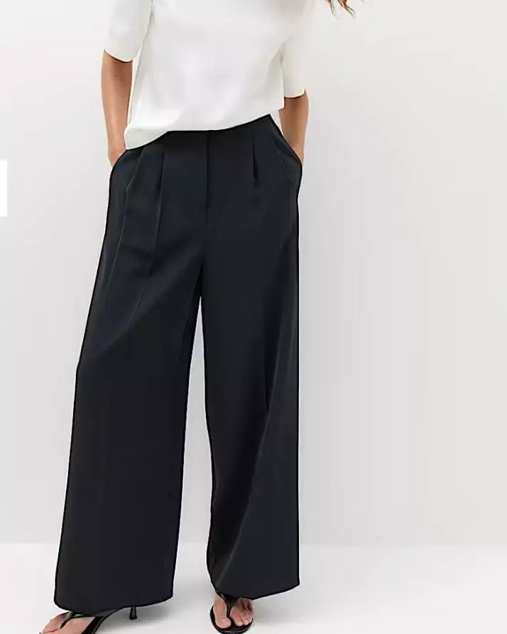 The Ultimate Guide to Petite Tailored Trousers
