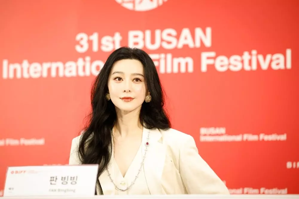 Fan Bingbing Criticizes AI Microdramas' Impact on Young Audiences, Reflects on Career at Busan Film Festival