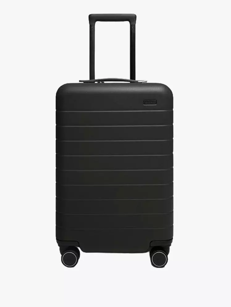 Fall Travel Outfit Essentials: Editors' Picks