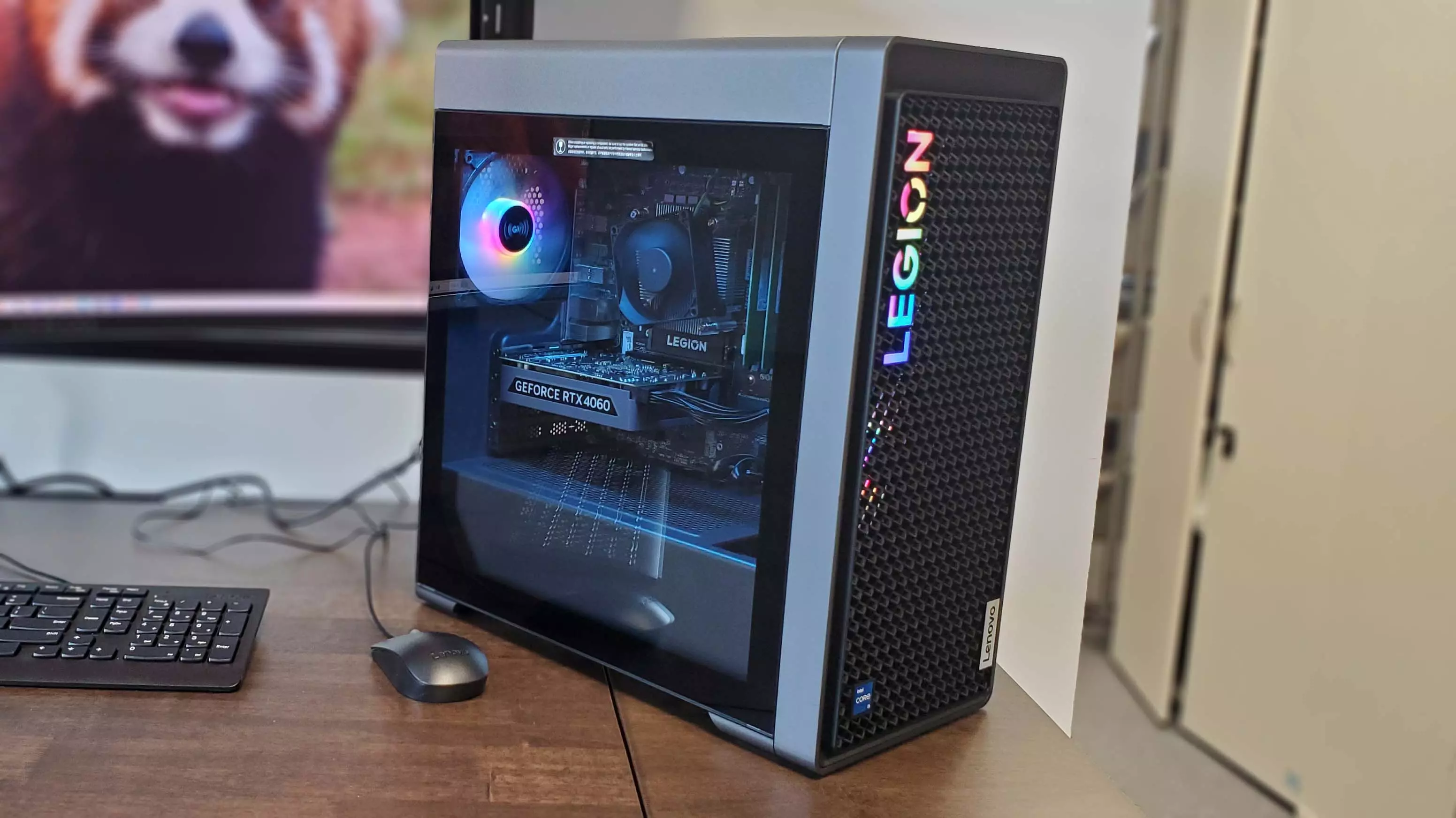 Global PC Shipments Plummet Over 20% Amidst Economic Headwinds