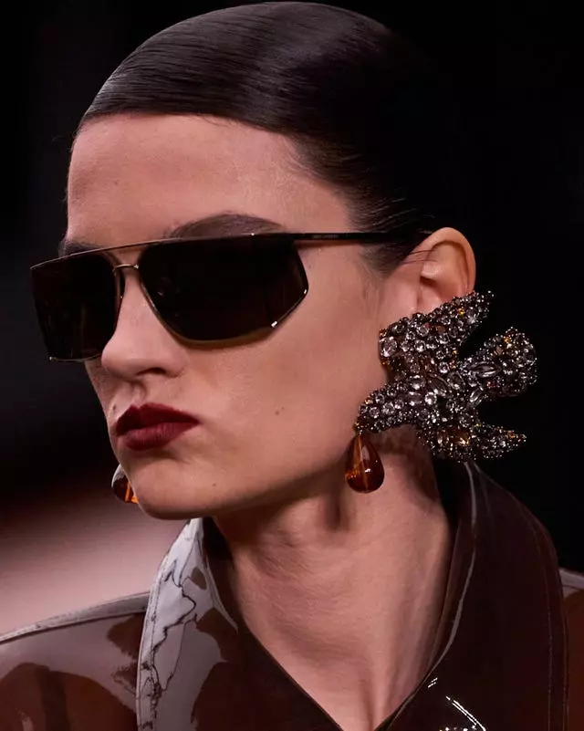 The Enduring Appeal of Flat-Top Sunglasses: A Seasonal Fashion Staple