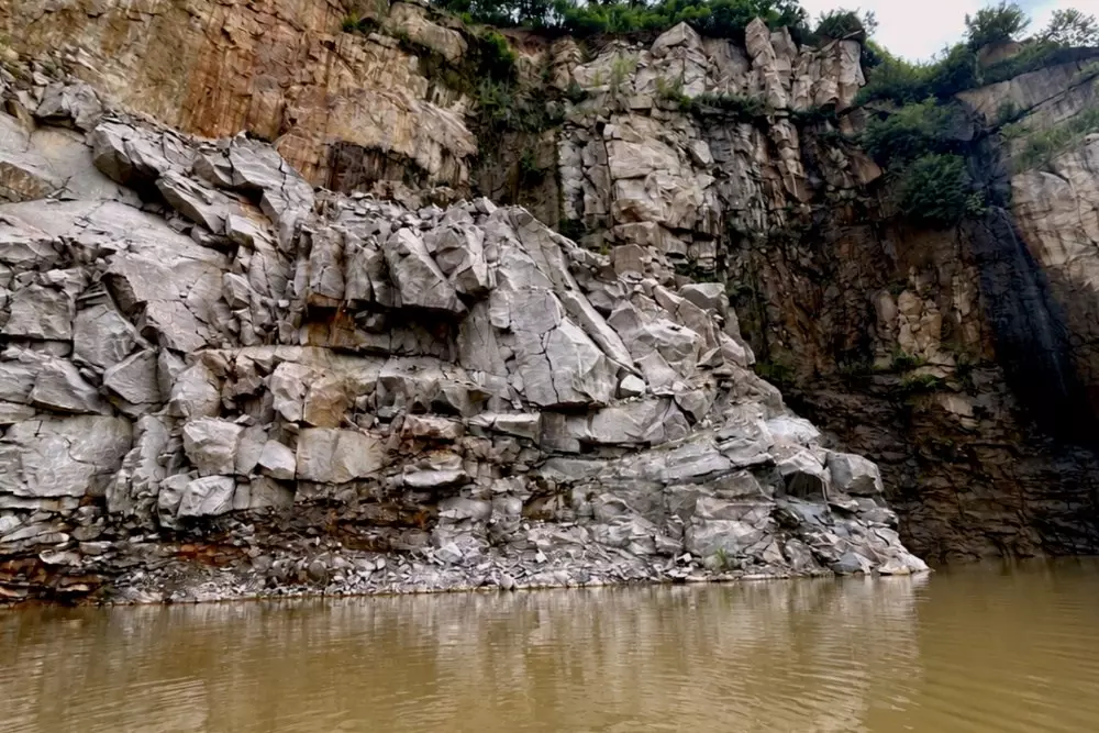 Dominic Sangma's 'Veil of Dust' Explores Unregulated Stone Mining at Busan Asian Project Market