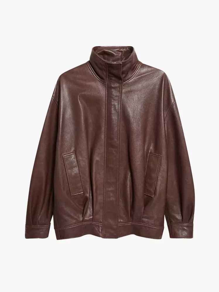 Curating Your Ideal Autumn Travel Wardrobe