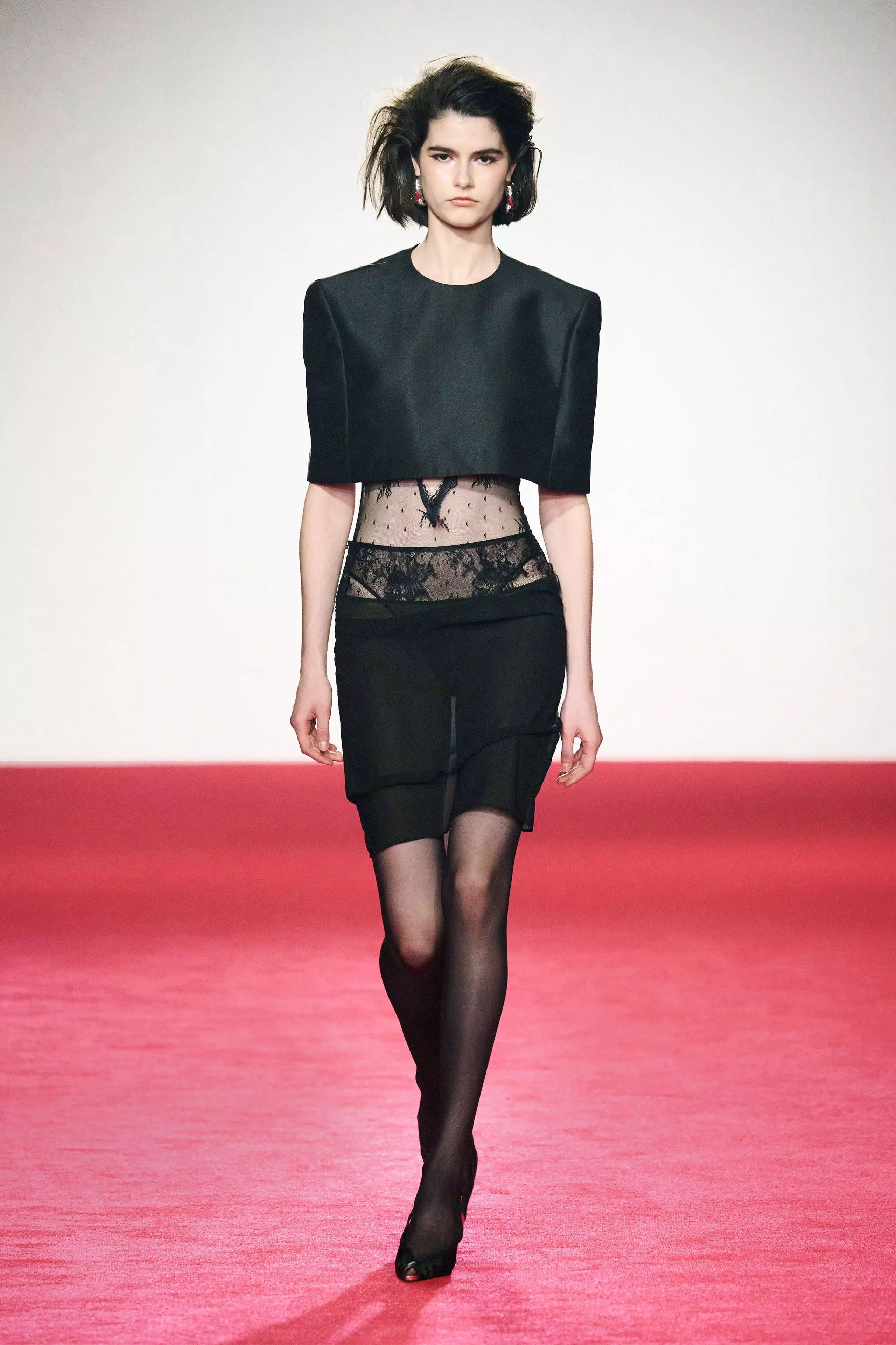 Yirantian's 'Rooted Grace' Collection: A Blend of Strength and Sensitivity for Spring 2027