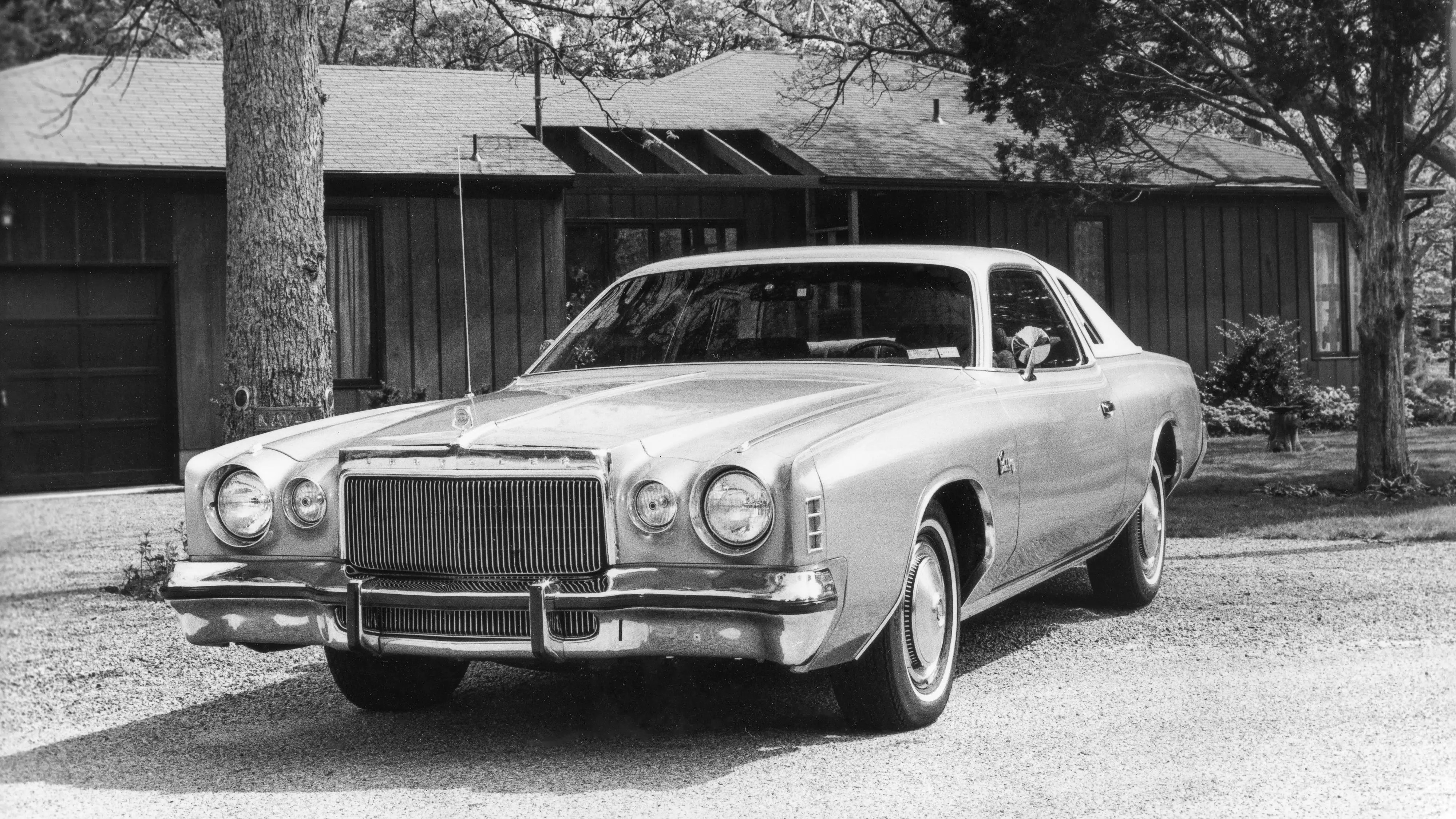 The 1977 Chrysler Cordoba: A Glimpse into 70s Personal Luxury