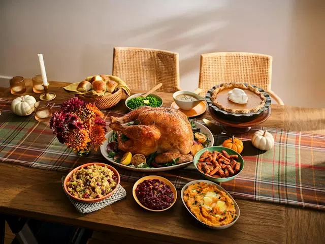 Aldi's Affordable Thanksgiving Feast for Ten