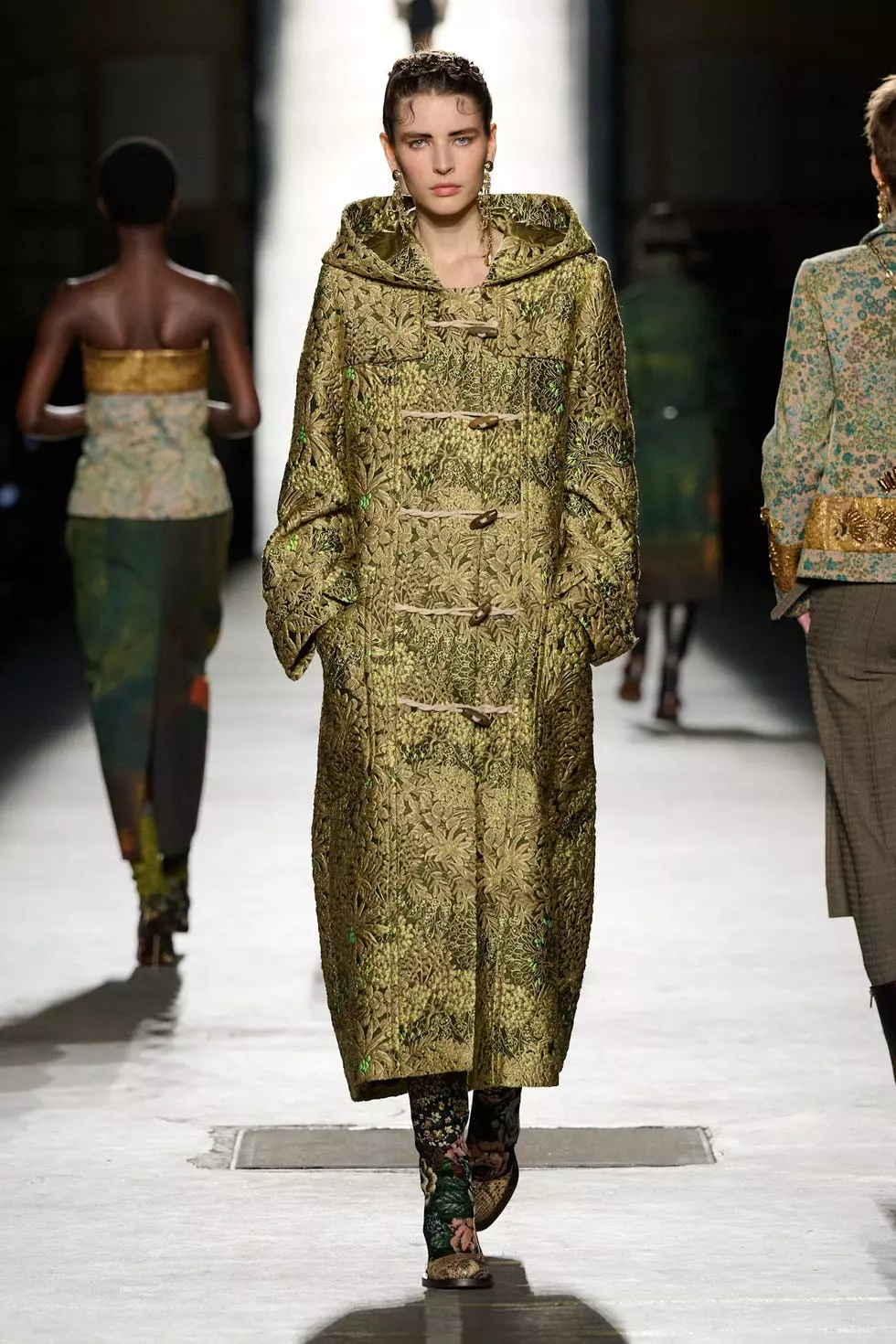 Jacquard: The Ultimate Fall Fabric Trend for Versatile Style