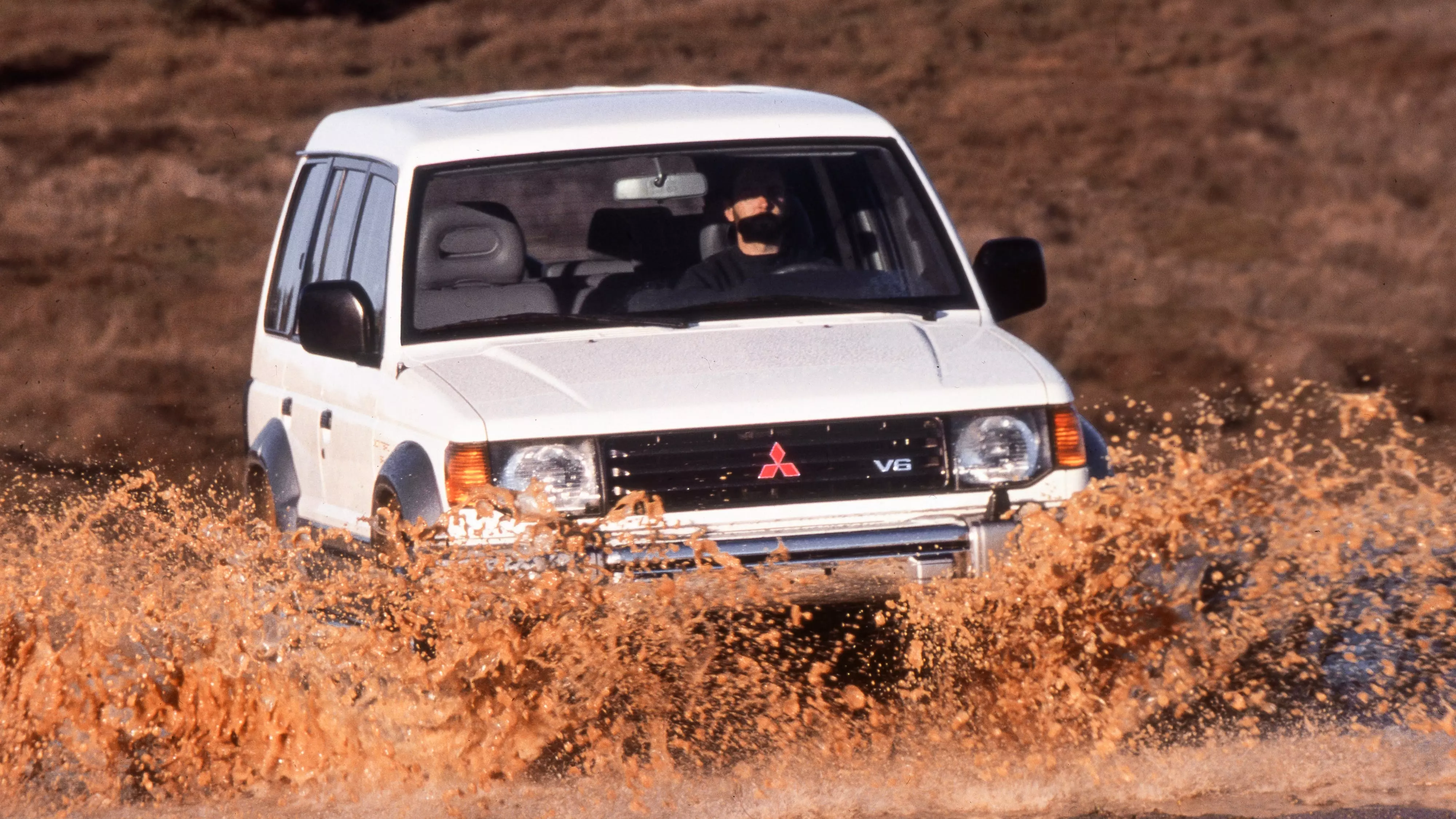The 1995 Mitsubishi Montero SR: A Blend of Sophistication and Capability
