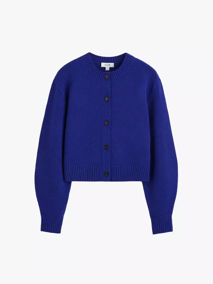Elevate Your Airport Style: The Essential Travel Cardigan