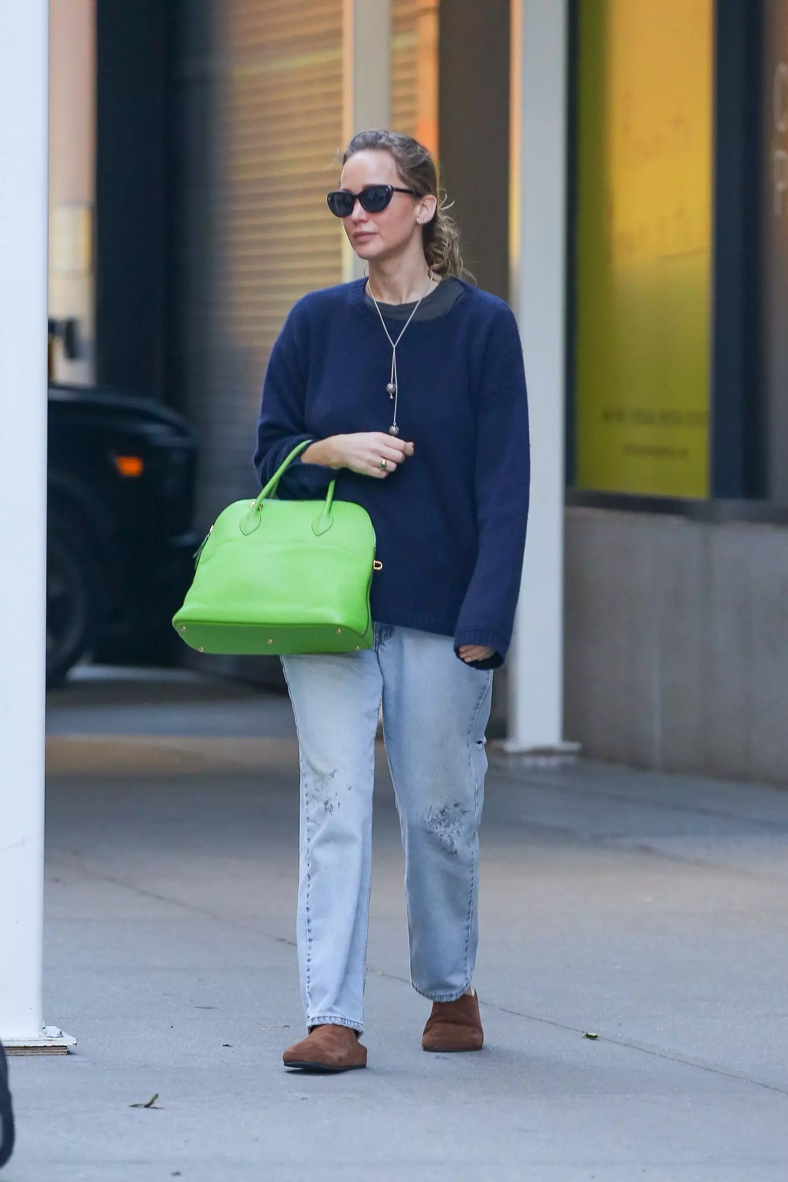 Jennifer Lawrence's Bold Green Hermes Bag Steals the Spotlight, Signaling a Shift in Fashion Trends