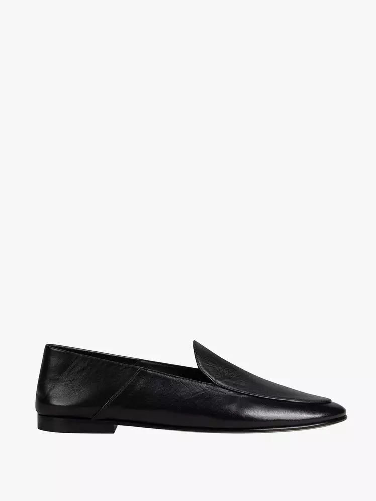 The Ultimate Style Guide: Pairing Loafers with Skirts for a Refined Look