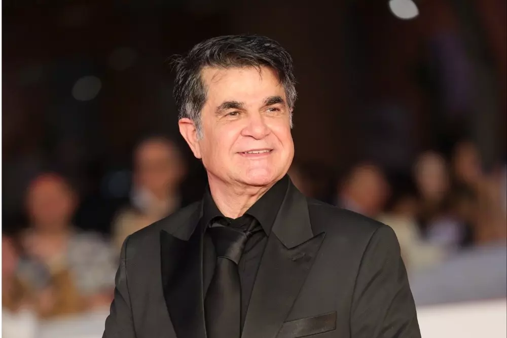 Jafar Panahi Sentenced to Over Five Years in Prison, Assets Frozen by Tehran Court