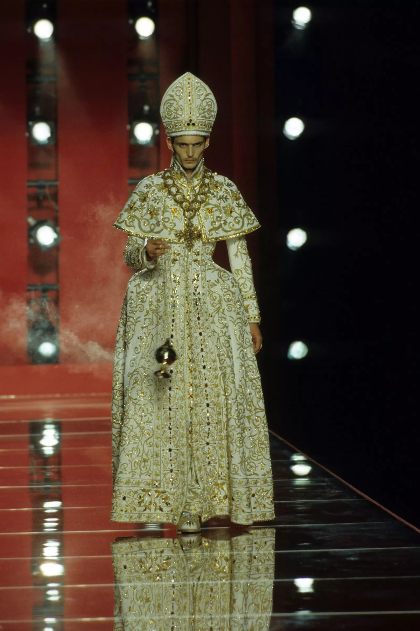 75 Fashion-Forward Halloween Costume Ideas