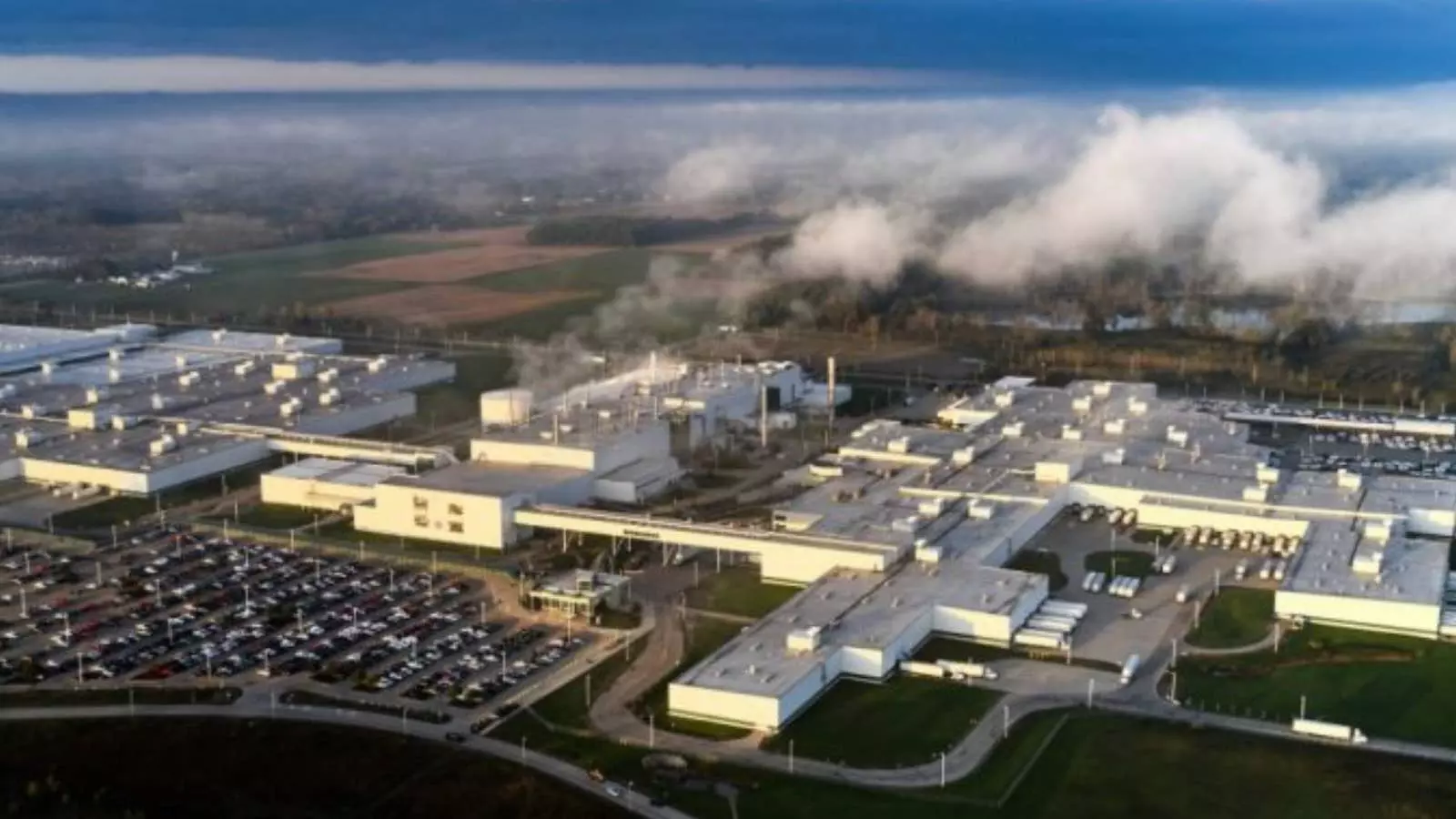 GM's Strategic Pivot: Embracing Hybrids Amidst Shifting Market Demands