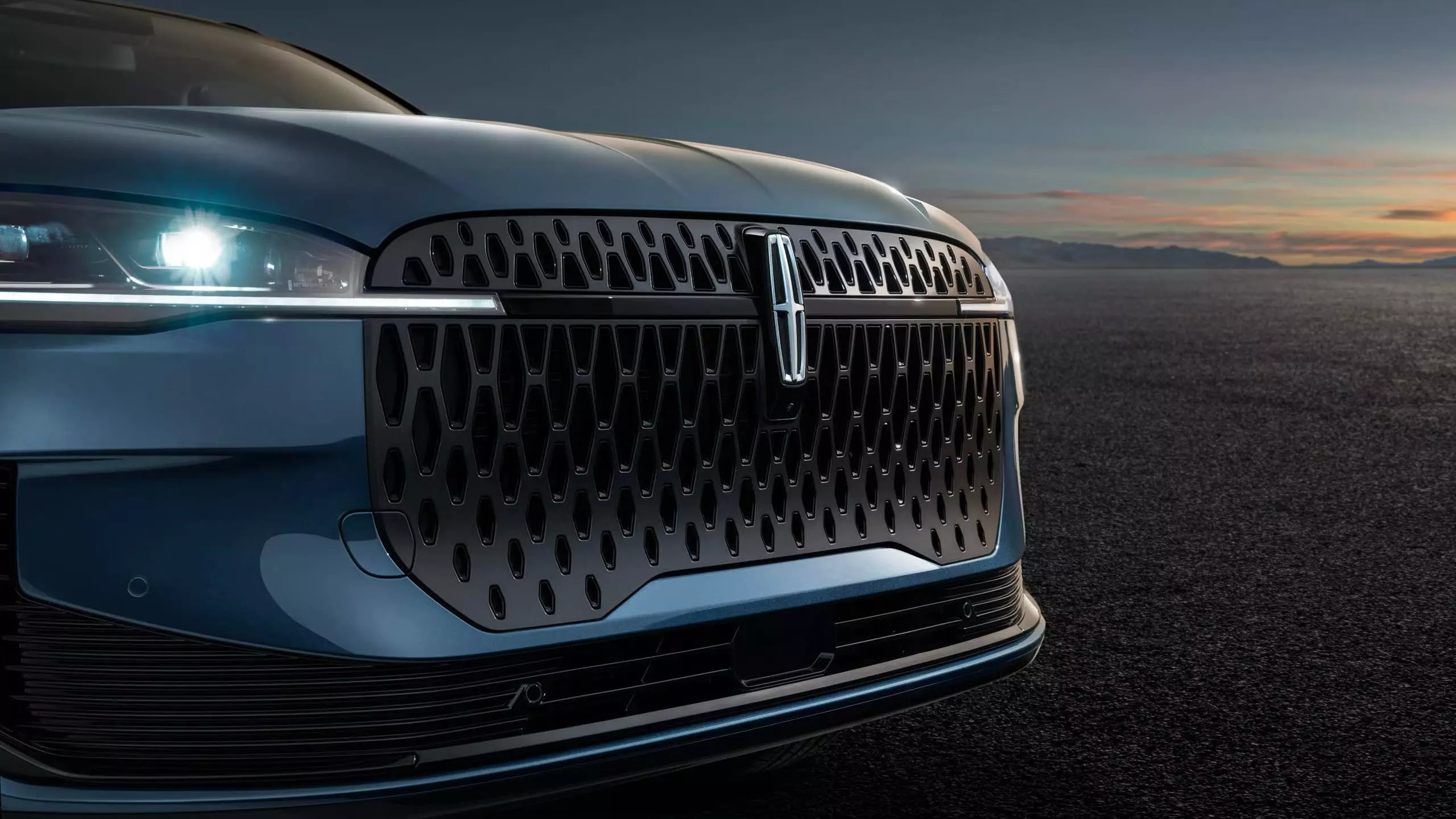 Lincoln's Upcoming Luxury SUV: A Bronco-Inspired Contender for the G-Class