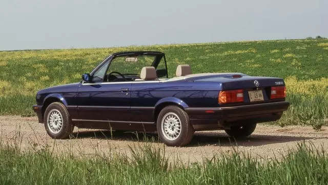 BMW 318i Convertible: Balancing Image and Performance in 1991