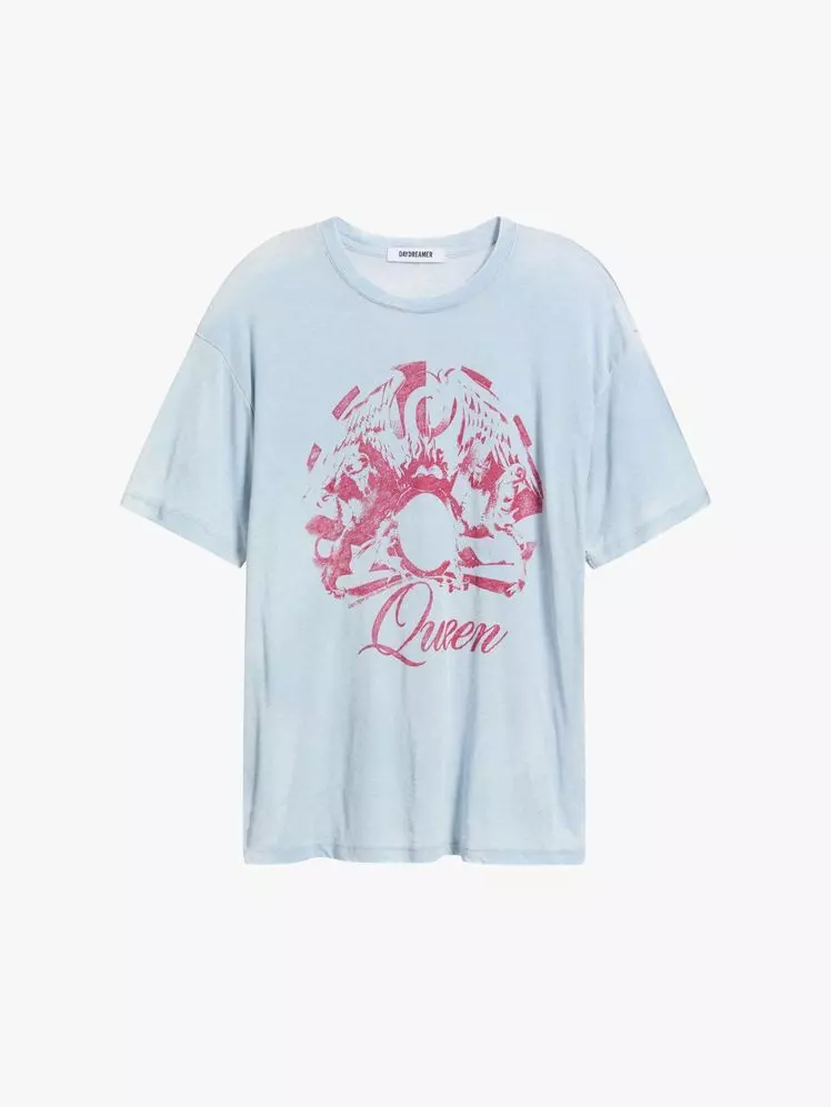The Enduring Appeal of Graphic Tees: A Style Deep Dive